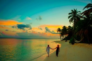 Honymoon couple on Goa beach