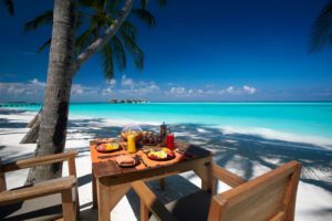 picnic lunch in Maldives tour