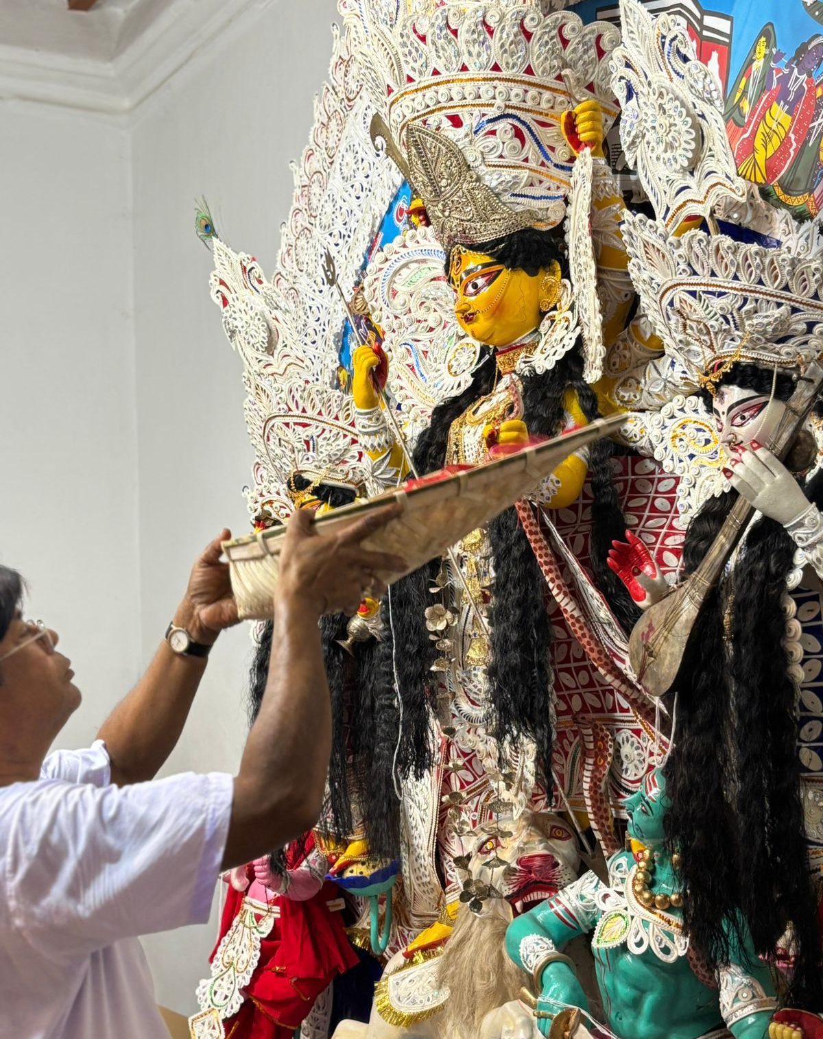 Gram abanglar Durga puja parikrama in Bardhaman