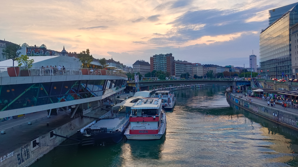 Vienna danube canal bridge