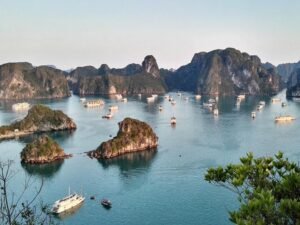 Halong Bay cruise package in vietnam