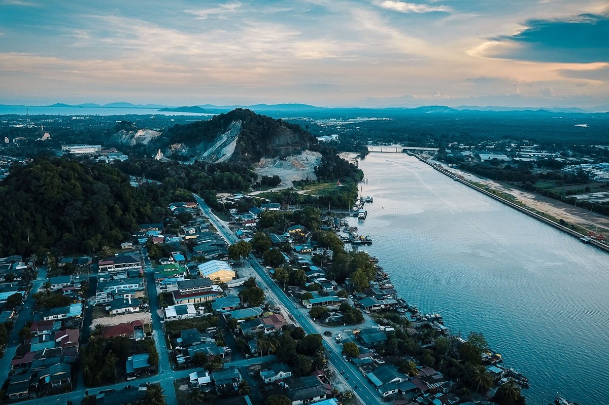 Kuching sarawak borneo tour with malaysia