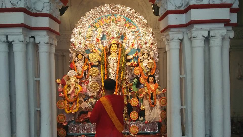 durga puja parikrama tour Arati at Sovabazar