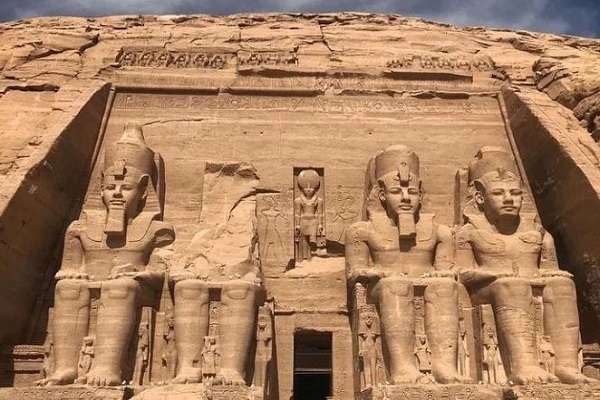Abu simbel temple egypt