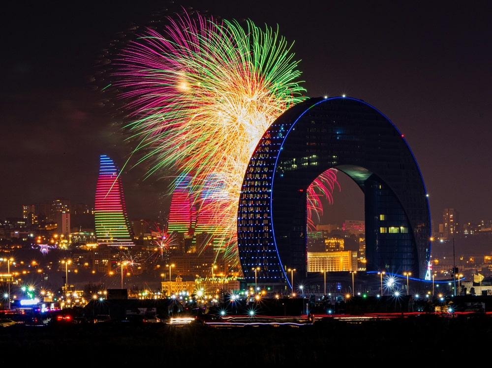 Baku-Night-Light