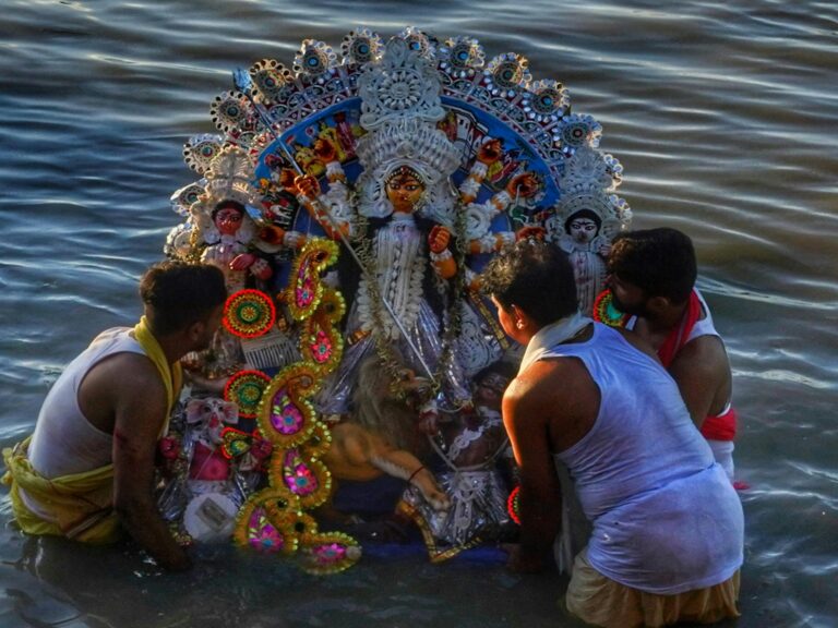 Ganga Bokkhey Durga Visarjan 2025