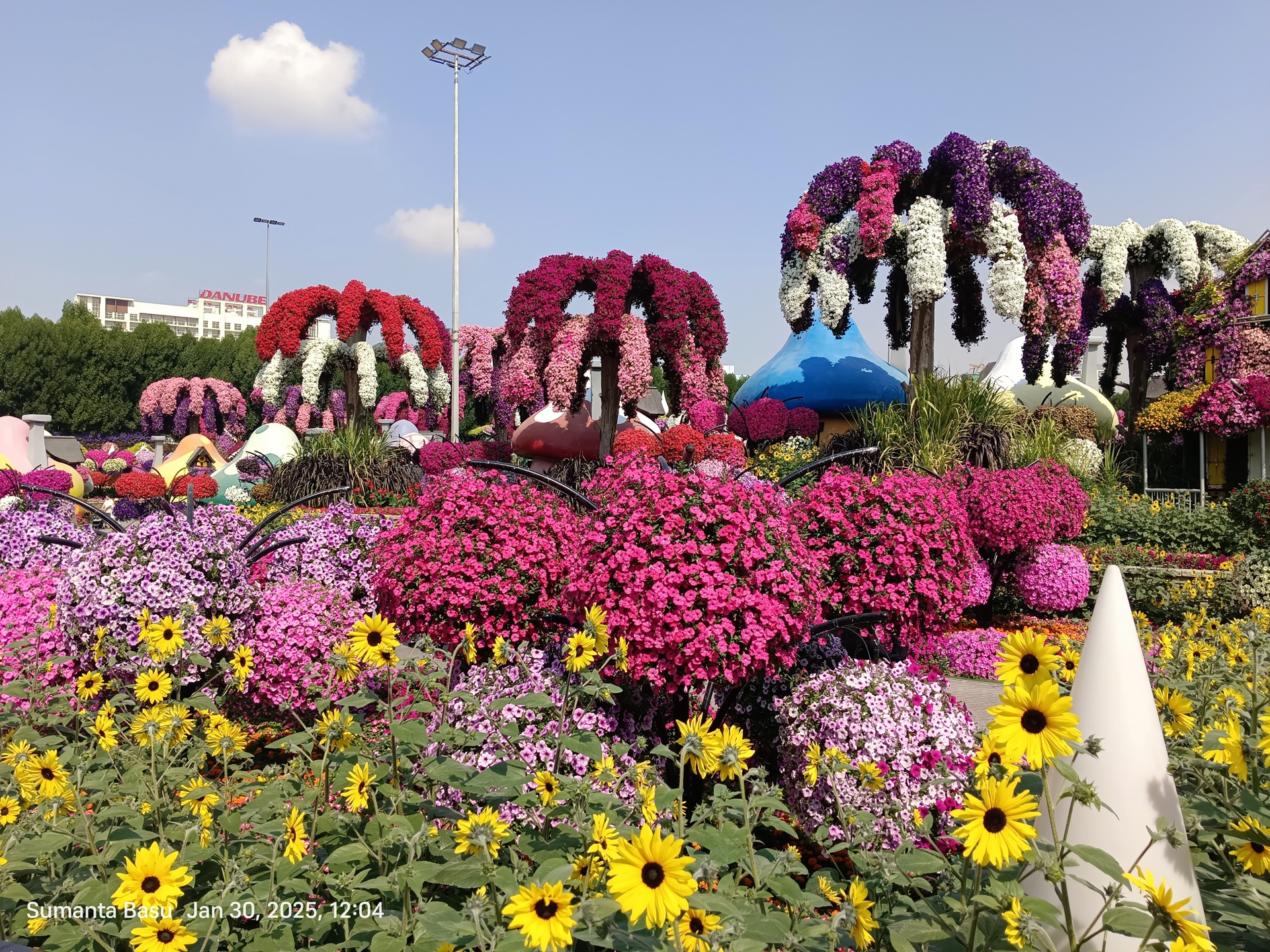 dubai miracle garden