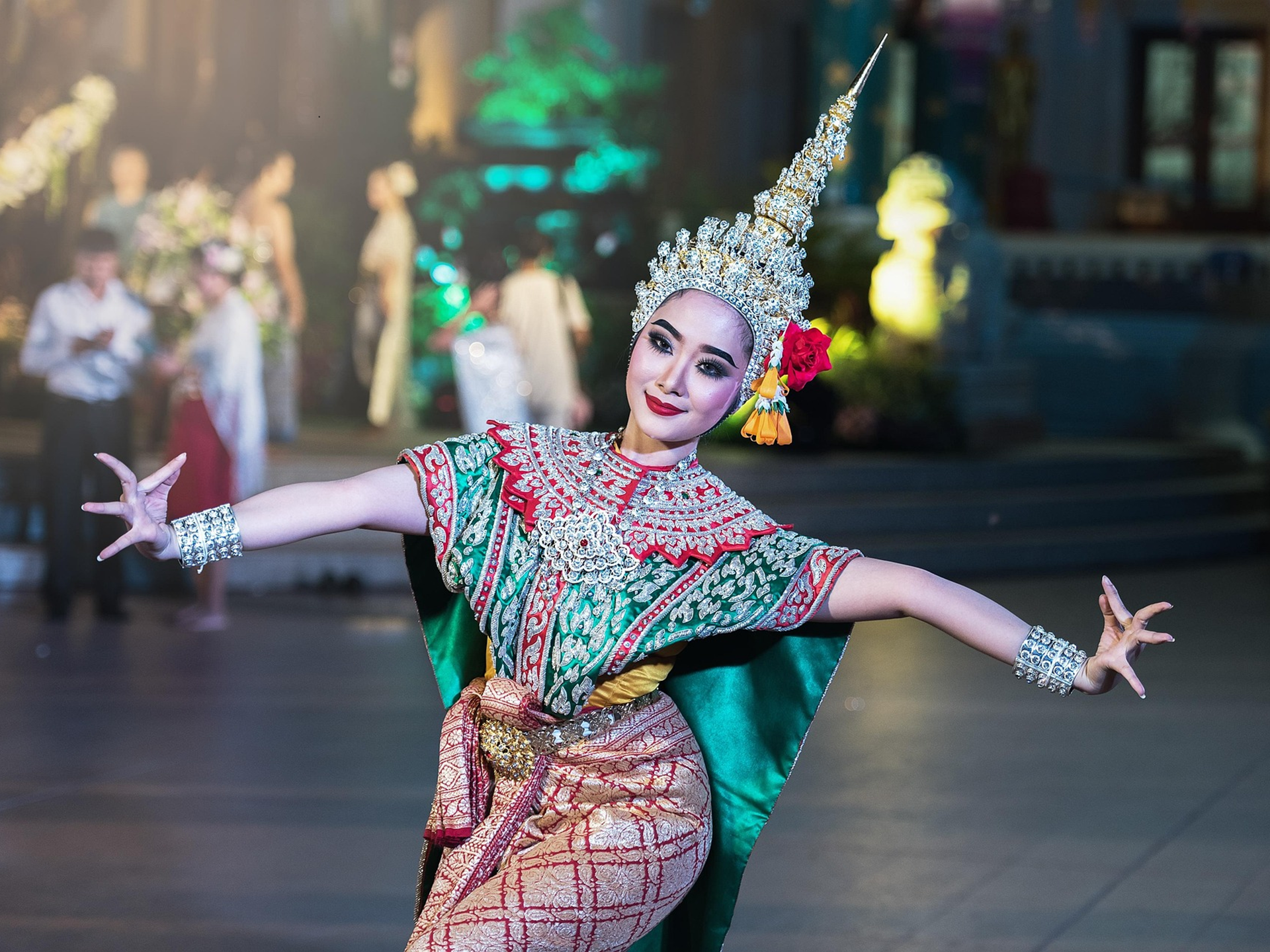 alcazar dance show in pattaya thailand